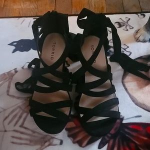 Black strappy platform heel